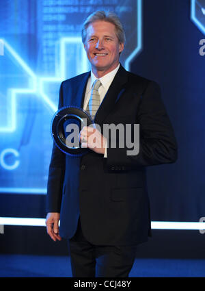Dic. 11, 2010 - Hollywood, California, Stati Uniti - Dic 11, 2010 - Hollywood, California, Stati Uniti d'America - Attore BRUCE BOXLEITNER arrivando alla "Tron Legacy' Premiere Mondiale tenutasi presso l'El Capitan theater. (Credito Immagine: © Lisa O'Connor/ZUMAPRESS.com) Foto Stock