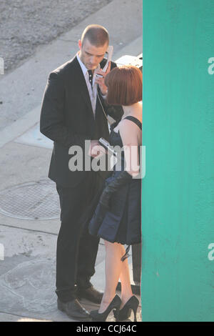 Dic. 13, 2010 - Los Angeles, California, Stati Uniti - Justin Timberlake e Amanda Seyfried riprese in posizione per il nuovo film 'Ora' (credito Immagine: © Laguna Immagini/ZUMAPRESS.com) Foto Stock