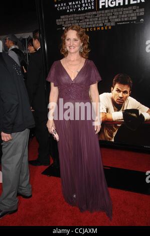 6 dicembre 2010 - Hollywood, California, Stati Uniti - Melissa Leo durante la premiere del nuovo film da Paramount Pictures il combattente, tenutosi a Grauman's Chinese Theater, il 6 dicembre 2010 a Los Angeles. 2010.k66365mge(Immagine di credito: © Michael Germana Globo/foto/ZUMAPRESS.com) Foto Stock