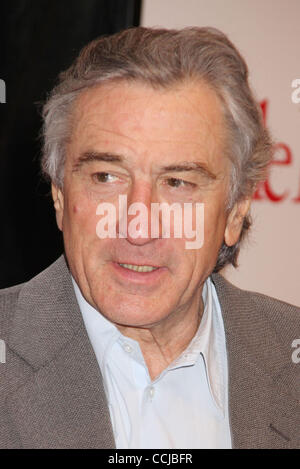 Dic. 15, 2010 - New York New York, Stati Uniti - Attore Robert De Niro assiste il New York premiere di 'Little Fockers" tenutasi presso il Teatro Ziegfeld. (Credito Immagine: © Nancy Kaszerman/ZUMAPRESS.com) Foto Stock