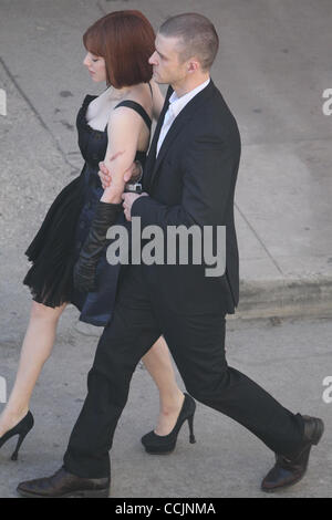 Dic. 13, 2010 - Los Angeles, California, Stati Uniti - Justin Timberlake e Amanda Seyfried riprese in posizione per il nuovo film 'Ora' (credito Immagine: © Laguna Immagini/ZUMAPRESS.com) Foto Stock