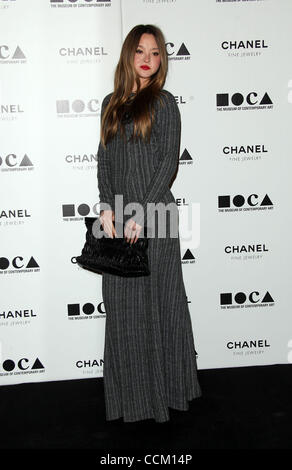 Nov 13, 2010 - Los Angeles, California, Stati Uniti - Attrice Devon Aoki presso il Museo di Arte Contemporanea presenta 'l'artista Museum accade" tenutasi presso il MOCA. (Credito Immagine: © Lisa O'Connor/ZUMApress.com) Foto Stock