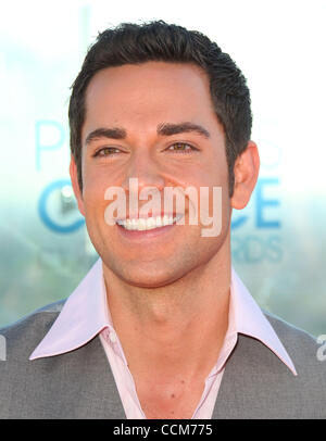 ZACHARY LEVI arriva per l'annuncio del 2011 People's Choice candidature sul tetto dell'Hotel di Londra. (Credito Immagine: © Lisa O'Connor/ZUMApress.com) Foto Stock