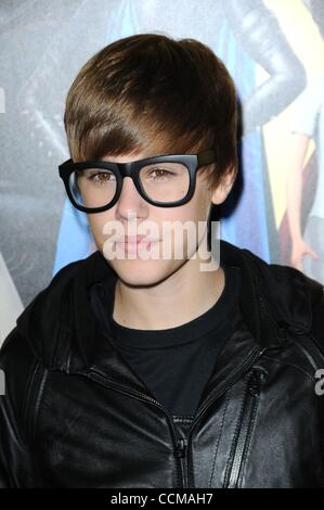 Oct 30, 2010 - Los Angeles, California, Stati Uniti d'America - cantante JUSTIN BIEBER al 'Megamind' Los Angeles Premiere tenutosi presso il Teatro Cinese di Mann, Hollywood. (Credito Immagine: © Jeff Frank/ZUMApress.com) Foto Stock