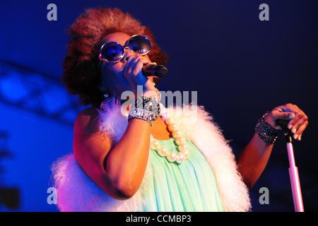 Ottobre 31, 2010 - New Orleans, Louisiana, Stati Uniti d'America - artista di registrazione / attrice Macy Gray esegue al 2010 Voodoo esperienza presso il parco della città nel mese di ottobre 31, 2010 a New Orleans, Louisiana. (Credito Immagine: © Stacy Revere/Southcreek globale/ZUMApress.com) Foto Stock
