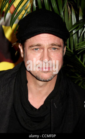 Nov. 3, 2010 - New York New York, Stati Uniti - Attore BRAD PITT frequenta la New York premiere di 'Megamind" tenutasi presso l'AMC Lincoln Square Theatre. (Credito Immagine: © Nancy Kaszerman/ZUMApress.com) Foto Stock