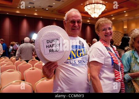 Oct 29, 2010 - Las Vegas, Nevada, Stati Uniti - Ventilatori usura ingranaggio solidale durante un rally per il candidato repubblicano per il senato degli Stati Uniti, S. angolo. (Credito Immagine: © C E Mitchell/ZUMApress.com) Foto Stock