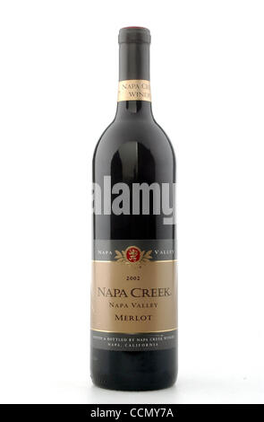 Jul 12, 2004; Sacramento, CA, Stati Uniti d'America; Napa Creek 2002 Napa Valley vino merlot, Martedì, luglio 12, 2005. Foto Stock