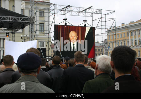 A cinque anni di distanza dalla scuola di Beslan assedio ; nella foto: indirizzo del presidente della Federazione Russa Vladimir Putin sulla strage di Beslan mostrato a San Pietroburgo Foto Stock