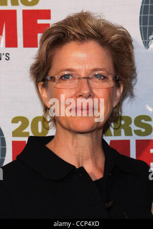 Ottobre 21, 2010 - Los Angeles, California, Stati Uniti - Annette Bening.Internazionale delle Donne Media Foundation il coraggio di giornalismo Awards tenutosi presso il Beverly Hills Hotel. Los Angeles 10-21-2010. 2010.K66606AL(Credit Immagine: Â© TLeopold/Globe foto/ZUMApress.com) Foto Stock