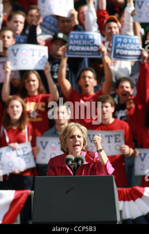 Stati Uniti Il Sen. Barbara Boxer (D-CA) parla di un movimento in avanti America rally presso la University of Southern California (USC) Ottobre 22, 2010 a Los Angeles, California. (Foto di Ringo Chiu / Zuma Press) Foto Stock