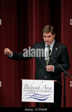 Senato democratica nominee JACK CONWAY parla durante una campagna di dibattito a Luther F. Carson quattro fiumi centro. Conway è stato la procura generale. Foto Stock