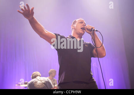 Ottobre 08, 2010 - Chicago, Stati Uniti d'America - Greg Graffin influenti della band punk Bad Religion in primo piano la prima notte al teatro congressi per Riot Fest 2010. Foto Stock