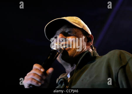 Ott 9, 2010 - Columbia, Kentucky, Stati Uniti - Country Music Artista SAMMY KERSHAW eseguite durante il Downtown Days festival il sabato in Columbia. Kershaw è più noto per i suoi 1993 n. 1 hit song "egli non so lei è bellissima" nonché "Regina del mio rimorchio ad ampiezza doppia' 'Cadillac Style' e 'Compit Foto Stock