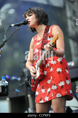 Oct 10, 2010 - Austin, Texas, Stati Uniti d'America - musicista NORAH JONES si esibisce dal vivo come parte del 2010 Austin City Limits Music Festival che ha avuto luogo a Zilker park situato nel centro di Austin. Copyright 2010 Jason Moore. (Credito Immagine: © Jason Moore/ZUMAPRESS.com) Foto Stock