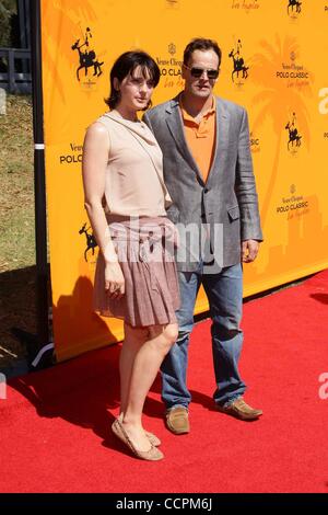 Ottobre 10, 2010 - Los Angeles, California, Stati Uniti - Jonny Lee Miller, moglie Michele Hicks.Clicquot Polo Classic Los Angeles tenutosi a Will Rogers State Park. Los Angeles 10-10-2010. K66532TL(Immagine di credito: Â© TLeopold/Globe foto/ZUMApress.com) Foto Stock