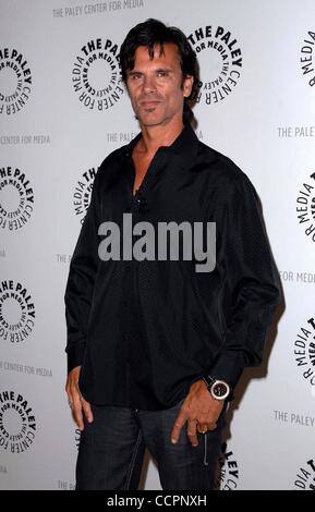 Ottobre 12, 2010 - Hollywood, California, Stati Uniti - Paley Center per ottenere il Media presenta ''Falcon Crest: uno sguardo indietro'' al Paley Center per ottenere il Media in Beverly Hills, CA 10/12/10 2010..LORENZO LAMAS.K66548SK.(Immagine di credito: Â© Scott Kirkland/Globe foto/ZUMApress.com) Foto Stock