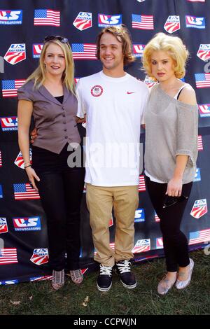 Ottobre 3, 2010 - Los Angeles, California, Stati Uniti - Melissa Joan Hart; Louie Vito; Kelly Osbourne.Pro evento sci beneficio con gli Stati Uniti Olympic Ski & Snowboard Team tenutasi a residenza privata.Topanga,California 10-03-2010. 2010.K66062TL(Immagine di credito: Â© TLeopold/Globe foto/ZUMApress.com) Foto Stock