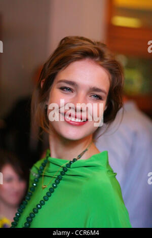 Supermodel Natalia Vodianova (Vodyanova) assiste argento Kalosha cerimonia di premiazione a Mosca, Russia. Foto Stock