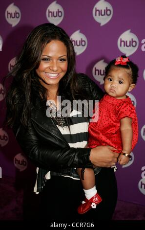 Oct 01, 2010 - Los Angeles, California, Stati Uniti - Il cantante Christina Milian e figlia VIOLET MADISON NASH in corrispondenza del mozzo TV evento di lancio. (Credito Immagine: © Lisa Rose/ZUMApress.com) Foto Stock