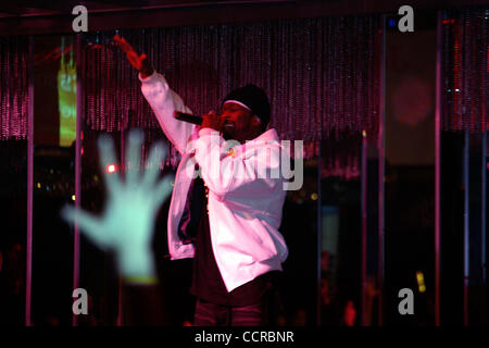 Mar 07, 2010 - Athens, Grecia - cantante 50 Cent live in Atene (credito Immagine: © Aristidis Vafeiadakis/ZUMApress.com) Foto Stock