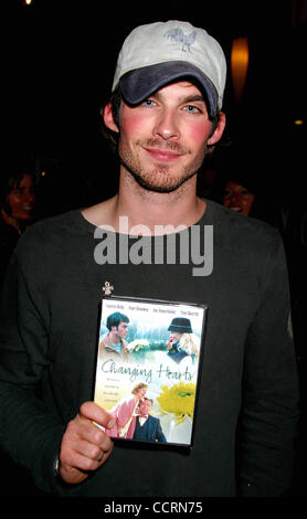 Nov. 5, 2003 - Hollywood, California, Stati Uniti - Mi8125CHW.cambiare i cuori - AFTERPARTY a beneficio di Hollywood di speranza.A ARCLIGHT cinema, Hollywood, CA .11/04/2003 . / / 2003 .Ian Somerhalder(Immagine di credito: Â© Clinton Wallace/Globe foto/ZUMAPRESS.com) Foto Stock