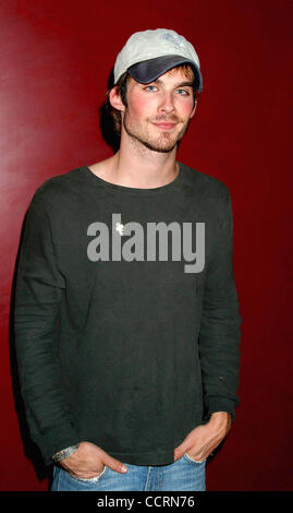 Nov. 5, 2003 - Hollywood, California, Stati Uniti - Mi8125CHW.cambiare i cuori - AFTERPARTY a beneficio di Hollywood di speranza.A ARCLIGHT cinema, Hollywood, CA .11/04/2003 . / / 2003 .Ian Somerhalder(Immagine di credito: Â© Clinton Wallace/Globe foto/ZUMAPRESS.com) Foto Stock