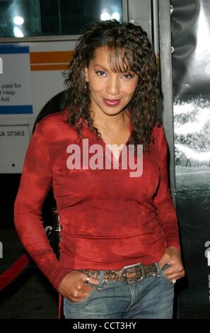 6 ott. 2004 - Hollywood, California, Stati Uniti - K39615EG.venerdì notte luci Premiere mondiale a CRAUMAN's Chinese Theater, Hollywood, California .10/06/04. /E.G.I./ 2004.ARTHEL NEVILLE(Immagine di credito: Â© Ed Geller/Globe foto/ZUMAPRESS.com) Foto Stock