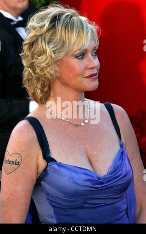 Sett. 19, 2004 - Hollywood, California, Stati Uniti - K39422EG.56TH Annuale Primetime Emmy Awards arrivi presso lo Shrine Auditorium di Los Angeles, California.19/09/2004. /E.G.I./ 2004.Melanie Griffith(Immagine di credito: Â© Ed Geller/Globe foto/ZUMAPRESS.com) Foto Stock