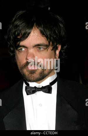 Febbraio 21, 2004 - Hollywood, California, Stati Uniti - K35577EG.56TH Annuale Writers Guild AWARDS presso il Century Plaza Hotel, secolo Hollywood, California.02/21/04 . /E.G.I./ 2004.Peter Dinklage.(Immagine di credito: Â© Ed Geller/Globe foto/ZUMAPRESS.com) Foto Stock