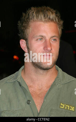 Mar 29, 2004 - Hollywood, California, Stati Uniti - K36450EG.camminare alto Premiere mondiale a Grauman's Chinese Theater, Hollywood, California.29/03/2004 . /E.G.I./ 2004.Scott Caan.(Immagine di credito: Â© Ed Geller/Globe foto/ZUMAPRESS.com) Foto Stock