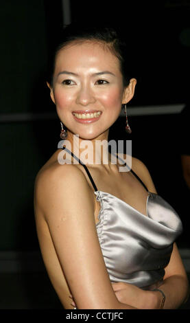 Agosto 17, 2004 - Hollywood, California, Stati Uniti - K38721EG.HERO LOS ANGELES PREMIERE AL ARCLIGHT, Hollywood, California .08/17/2004 . /E.G.I./ 2004.Zhang Ziyi.(Immagine di credito: Â© Ed Geller/Globe foto/ZUMAPRESS.com) Foto Stock