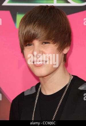 Mar 27, 2010 - Westwood, California, Stati Uniti d'America - JUSTIN BIEBER arrivando al Kid's Choice Awards 2010 tenutasi presso la UCLA. (Credito Immagine: © Lisa O'Connor/ZUMA Press) Foto Stock