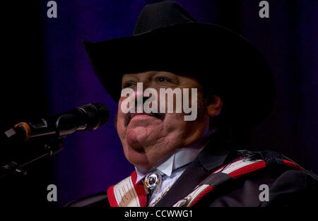 Apr 17, 2010 - Los Angeles, California, Stati Uniti - Messicana fisarmonicista norteno RAMON AYALA eseguire live in Los Angeles. (Credito Immagine: © Leopoldo Pena/ZUMA Press) Foto Stock