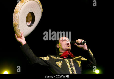 Maggio 08, 2010 - CITTÀ UNIVERSALE, California, Stati Uniti - Cantante Pedro Fernandez si esibisce dal vivo al Amphitheatre di Gibson all'Universal CityWalk. (Credito Immagine: © Leopoldo Pena/ZUMApress.com) Foto Stock