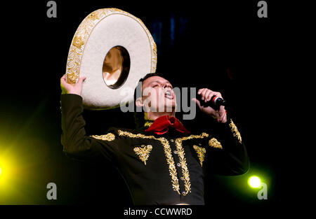 Maggio 08, 2010 - CITTÀ UNIVERSALE, California, Stati Uniti - Cantante Pedro Fernandez si esibisce dal vivo al Amphitheatre di Gibson all'Universal CityWalk. (Credito Immagine: © Leopoldo Pena/ZUMApress.com) Foto Stock