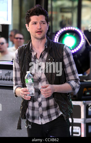 21 maggio 2010 - Los Angeles, California, Stati Uniti - DANNY O'DONOGHUE dello script di eseguire sul NBC's ''Oggi'' Visualizza Toyota una serie di concerti al Rockefeller Plaza di New York City il 05-21-2010. 2010...K65051HMc(Immagine di credito: Â© D. lunga/Globe foto/ZUMApress.com) Foto Stock