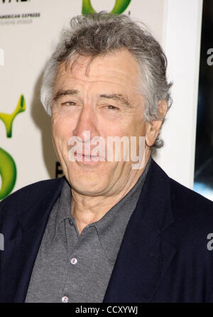 Attore Robert De Niro assiste l'apertura notturna e la prima mondiale di "hrek Forever After" tenutasi durante la nona edizione durante il Tribeca Film Festival al Teatro Ziegfeld. Foto Stock