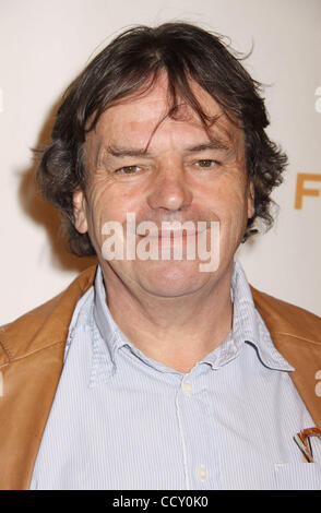 Director Neil Jordan assiste il NY premiere di 'ondine" tenutasi presso TPAC durante la nona edizione del Tribeca Film Festival. Foto Stock