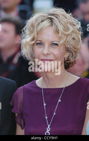 Meg Ryan assiste l'Biutiful Premiere presso il Palais des Festivals durante il 63rd. Foto Stock