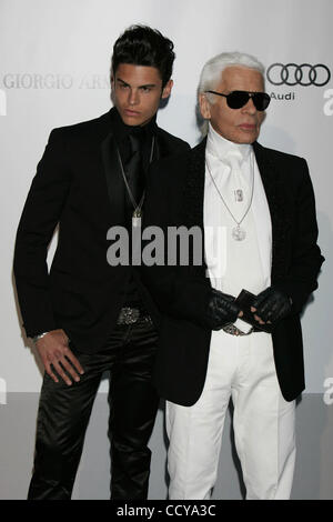 Maggio 20, 2010 - Hollywood, California, Stati Uniti - KARL LAGERFELD e BAPTISTE GIACONI.2010 amfAR Cinema Against AIDS Gala a Hotel Du Cap a Antibes, Francia 20-05-2010. K65505RHARV.(Immagine di credito: Â© Roger Harvey/Globe foto/ZUMApress.com) Foto Stock