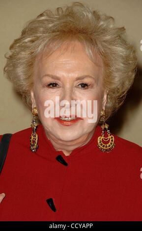 Mar 05, 2010 - Hollywood, California, Stati Uniti - 47th ICG annuale pubblicisti premi al Hyatt Regency Century Plaza di Los Angeles, CA 03-05-2010 2010.DORIS ROBERTS.K64429SK(Immagine di credito: Â© Scott Kirkland/Globe foto/ZUMApress.com) Foto Stock