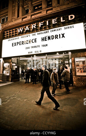 Mar 10, 2010 - San Francisco, California, Stati Uniti d'America - Warfield Theatre Marquee dell esperienza Hendrix Tribute Tour. (Credito Immagine: © Jerome Brunet/ZUMA Press) Foto Stock