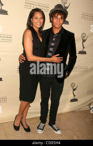 9 giugno 2008 - Hollywood, California, Stati Uniti - Ho13365CHW.La Academy of Television Arts & Sciences PRESENTA IL GIORNO EMMY NOMINEE RECEPTION .SAVANNAH, Burbank, CA .06/09/08.TRACEY ROSS E FIGLIO DI BRYCE (credito Immagine: Â© Clinton Wallace/Globe foto/ZUMAPRESS.com) Foto Stock