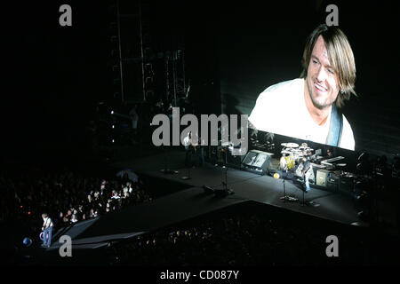 31 maggio 2008 - Glendale, Arizona, Stati Uniti d'America - Paese stella della musica Keith Urban si esibisce dal vivo sul palco presso la University of Phoenix Stadium di Glendale, in Arizona durante il 2008 poeti e pirati tour. (Credito Immagine: © Gene inferiore/Southcreek globale/ZUMApress.com) Foto Stock