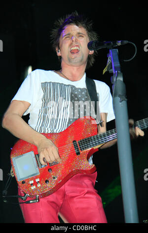 Musa di eseguire a valle di Coachella Music e Arts Festival di Indio, CA il 17 Aprile 2010i membri della band ; Matthew Bellamy Christopher Wolstenholme Dominic Howard Foto Stock