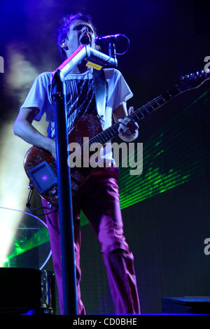 Musa di eseguire a valle di Coachella Music e Arts Festival di Indio, CA il 17 Aprile 2010i membri della band ; Matthew Bellamy Christopher Wolstenholme Dominic Howard Foto Stock