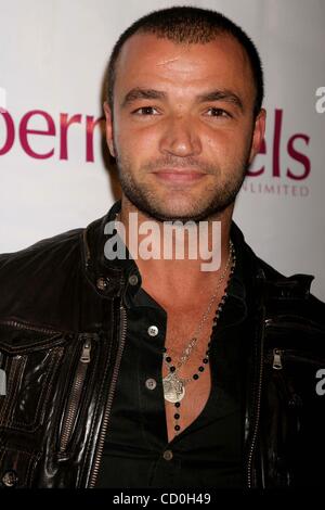 Nov. 12, 2008 - Hollywood, California, Stati Uniti - Mi1323CHW.SUPERMODELS UNLIMITED rivista ''HOLLYWOOD'S 100 più belle problema'' RELEASE PARTY ospitato da Haylie Duff .SOCIAL HOLLYWOOD , Los Angeles, CA .11/12/08.NICK TARABAY (credito Immagine: Â© Clinton Wallace/Globe foto/ZUMAPRESS.com) Foto Stock