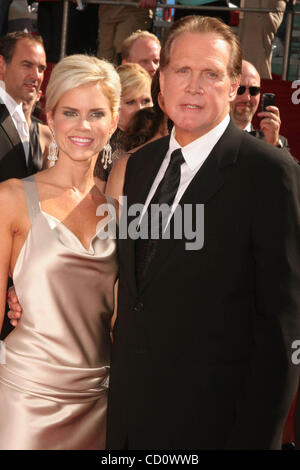 Sett. 21, 2008 - Hollywood, California, Stati Uniti - Ho13810CHW.60TH Primetime Emmy Awards - Gli arrivi .NOKIA THEATER DI LOS ANGELES, CALIFORNIA 09-21-2008.LEE MAJORS E FEDE major (credito Immagine: Â© Clinton Wallace/Globe foto/ZUMAPRESS.com) Foto Stock