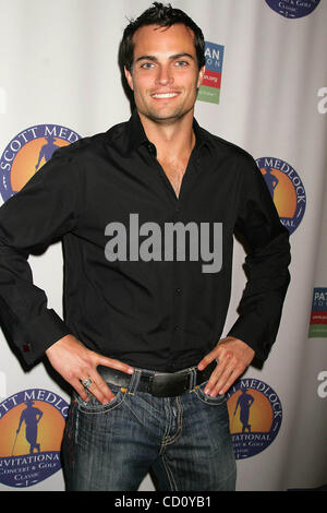 Nov. 16, 2008 - Hollywood, California, Stati Uniti - Mi1328CHW.IL PAT TILLMAN FOUNDATION BENEFICIO DOTATE DI ROBBY KRIEGER E AMICI .il canyon CLUB AGOURA hills , california 11-16-2008.SCOTT ELROD (credito Immagine: Â© Clinton Wallace/Globe foto/ZUMAPRESS.com) Foto Stock